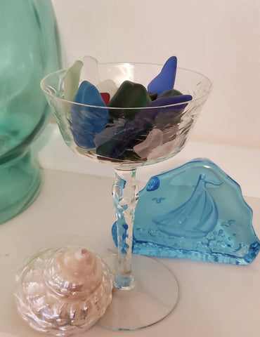 FANCY VINTAGE CHAMPAGNE COUPE WITH 1/4 LB SEA GLASS!